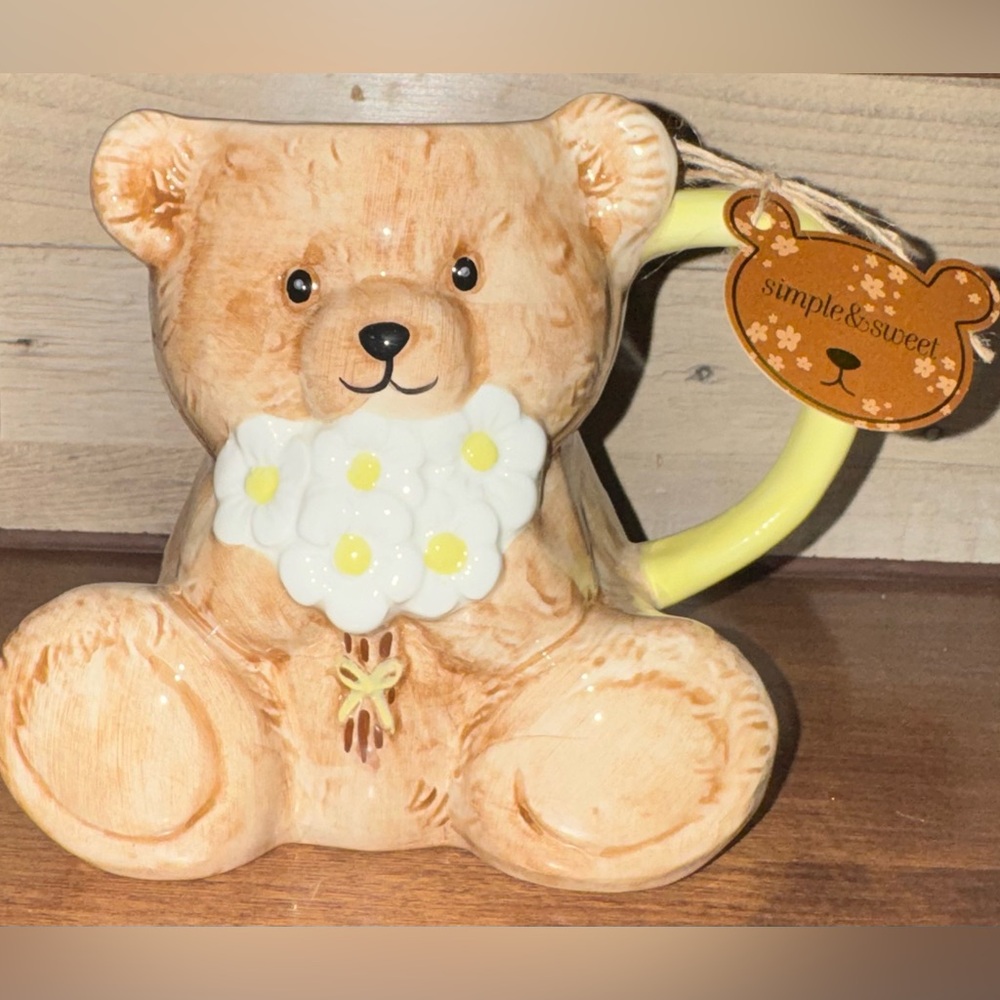 Cute 🥰 Bear 🐻  Holding a Daisies 🌼 Bouquet 💐 Mug 30oz by Best Friends Collection